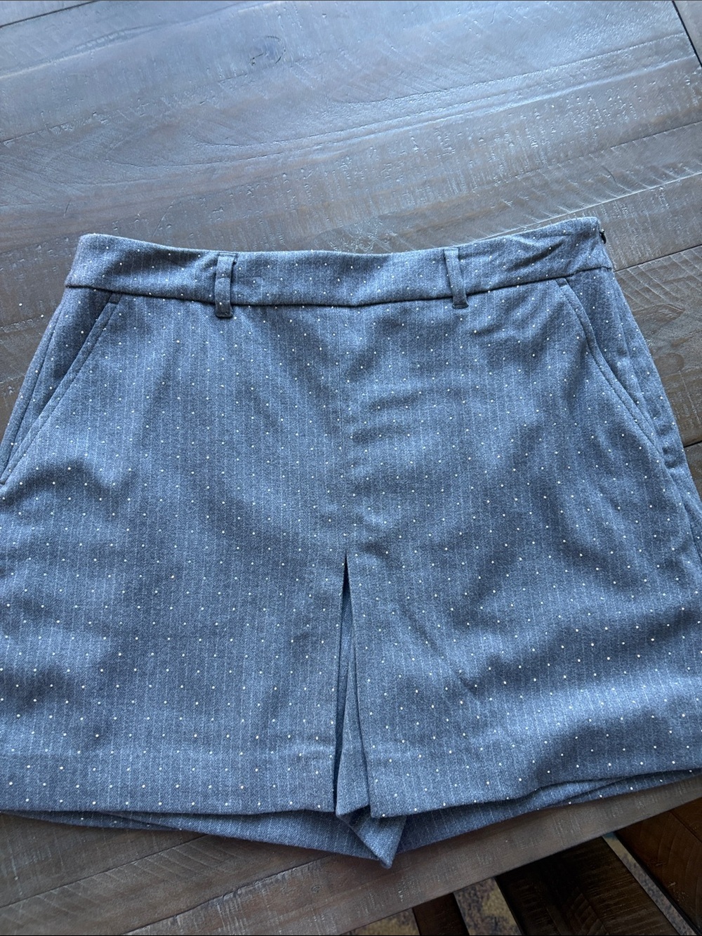 White House Black Market Gray Pinstripe Rhinestone Women’s Skort